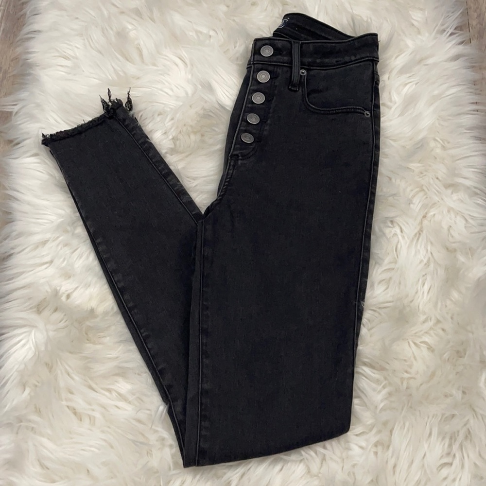 Abercrombie Jeans.
